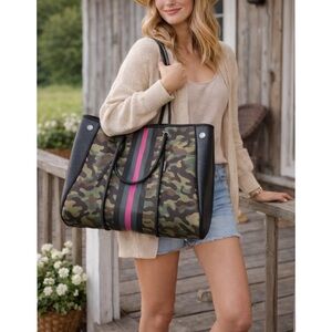 Prenelove Neoprene Woman Green Camo Washable Weekender Tote Shoulder Bag Travel